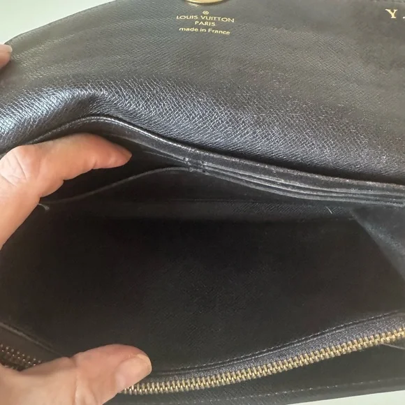 Louis Vuitton Women’s Brown Monogram Idyll Canvas and Leather Sarah Wallet - Picture 11 of 15